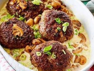 Ofenfrikadellen in Champignon Rahm