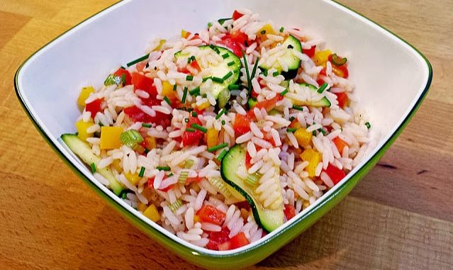 Reissalat (ohne Fleisch und Wurst - kalorienarm - zum mitnehmen ins Büro)