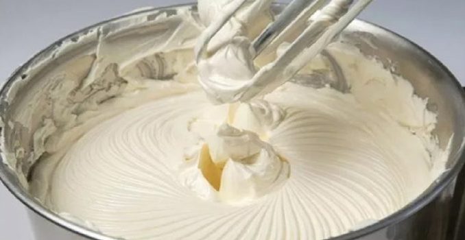 Sanfte Buttercreme mit schneller Zubereitung Sanfte Buttercreme mit schneller Zubereitung