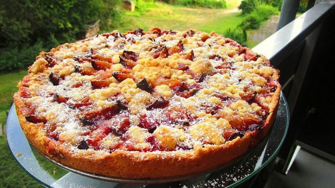 Zwetschgenkuchen mit Zimtstreuseln
