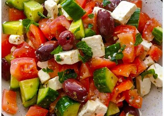 Griechische Salat mit 500 g Tomaten den ich jedes Jahr bereite