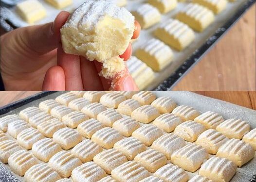 Ich vermische 420 g Mehl mit 220 g Butter für die Omas Traumkekse