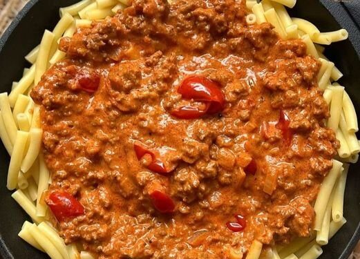 Frischkäse Bolognese mit 500 g Hackfleisch und Frischkäse
