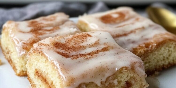 Zimtschnecken-Blechkuchen – Schnell und köstlich!