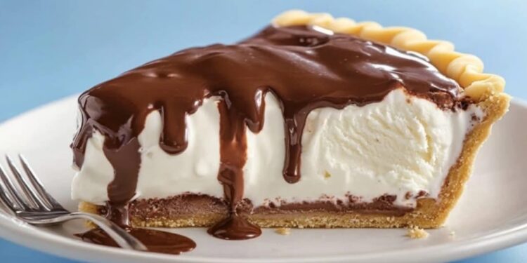 Banana Split Torte – Einfach & ohne Backen!
