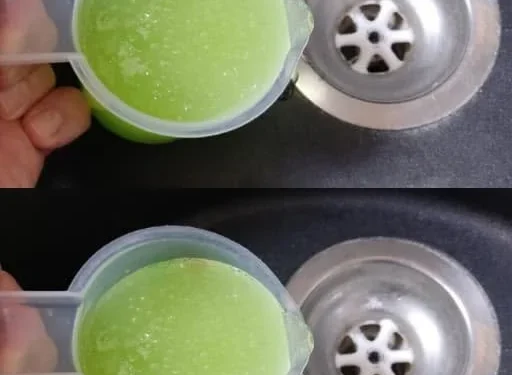 Dies befreit den Abfluss besser als eine Maschine. Der Gestank verschwindet sofort