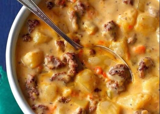 Ich bin in diese Suppe verliebt, Kartoffelsuppe mit 3 Würstchen!