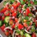 Ein Salat den einfach alle llieben mit 450 g Tomaten