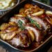Schweinenacken mit Äpfeln und Zwiebeln – Saftig, Aromatisch & Fruchtig!