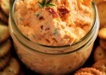 Cremiger Käse-Dip mit gerösteter Paprika – Der Star jeder Party