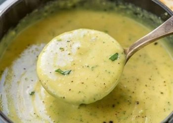 Cremige Zucchini Suppe mit Knoblauch gut zum abnehmen