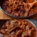 Wiener Saftgulasch zartes Fleisch in sämiger Zwiebelsoße, so aromatisch, dass jeder Löffel nach echter Wirtshausliebe schmeckt