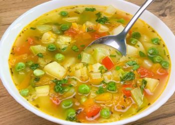 Diese Gemüsesuppe mache ich jeden Tag und verliere dabei Gewicht! REZEPT…