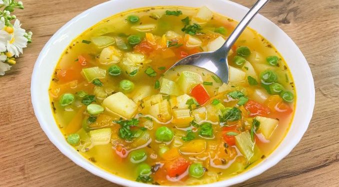 Diese Gemüsesuppe mache ich jeden Tag und verliere dabei Gewicht! REZEPT…