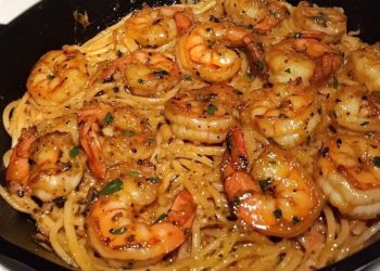 Dieses Gericht schmeckt wie aus dem Restaurant, ist aber in weniger als 30 Minuten zubereitet – perfekt für Wochentage oder ein entspanntes Abendessen.