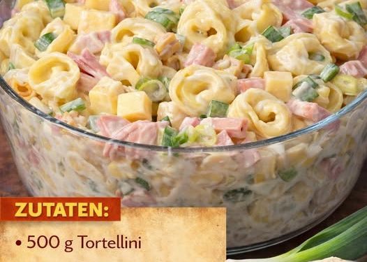 Tortellinisalat in 10 Minuten schmeckt der ganzen Familie!