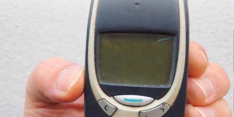 Erinnerst du dich noch an das Nokia? Falls du es noch hast, such sofort danach:
