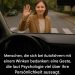 Menschen, die Fahrern mit einer Handbewegung danken: eine Geste, die laut Psychologie viel über ihre Persönlichkeit aussagt