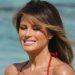 Jenseits der Küste: Warum Melania Trumps jüngster Strandauftritt das Internet sprengt und der wahre Grund, warum Kritiker ihren Designer-Look für eine ehemalige First Lady als unangemessen bezeichnen.