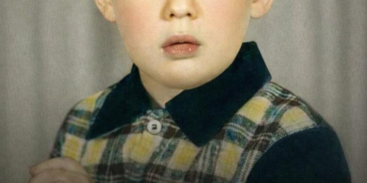 Das Foto eines kleinen Jungen, der heute zu einem der bekanntesten Männer geworden ist.