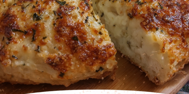 Pizza-Teig aus 3 Zutaten mit Hüttenkäse