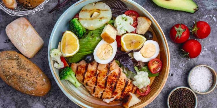 Essen Sie diese 10 Lebensmittel, um Knorpel wieder aufzubauen und Gelenkschmerzen zu lindern