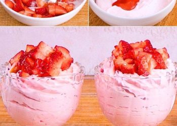 Leichte Erdbeermousse