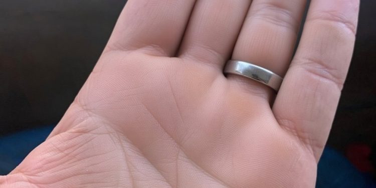 Seltsame weiße Stücke unter dem Bett: Was könnte dahinterstecken?