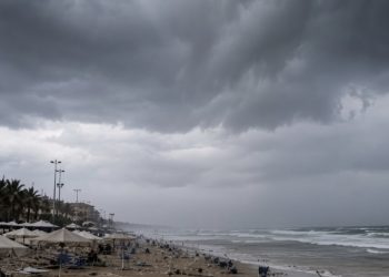 Tornado trifft italienische Strände