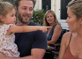 Nach dem Tod meiner Frau verliebte ich mich wieder – doch während eines Familienessens zeigte meine kleine Tochter auf meine neue Frau und nannte sie ein „Monster“.