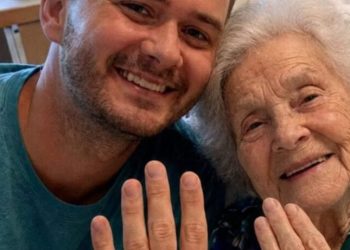 Eine ältere Dame bat mich, sie zu heiraten – dies war ihr letzter Wunsch. Nach ihrem Tod übergab mir ihr Anwalt ihre Krankenhaustasche und sagte: „Sie hat Sie aus einem bestimmten Grund ausgewählt.“