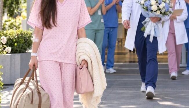 Mein Mann war Arzt in genau dem Krankenhaus, in dem ich einen ganzen Monat lang um mein Leben kämpfte – und während dieser gesamten Zeit besuchte er mich kein einziges Mal …
